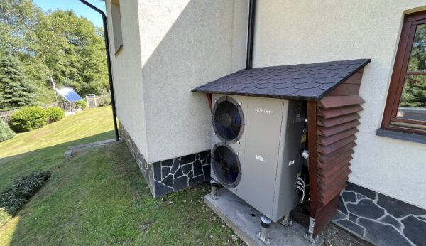 Technická instalace tepelného čerpadla a solárních kolektorů